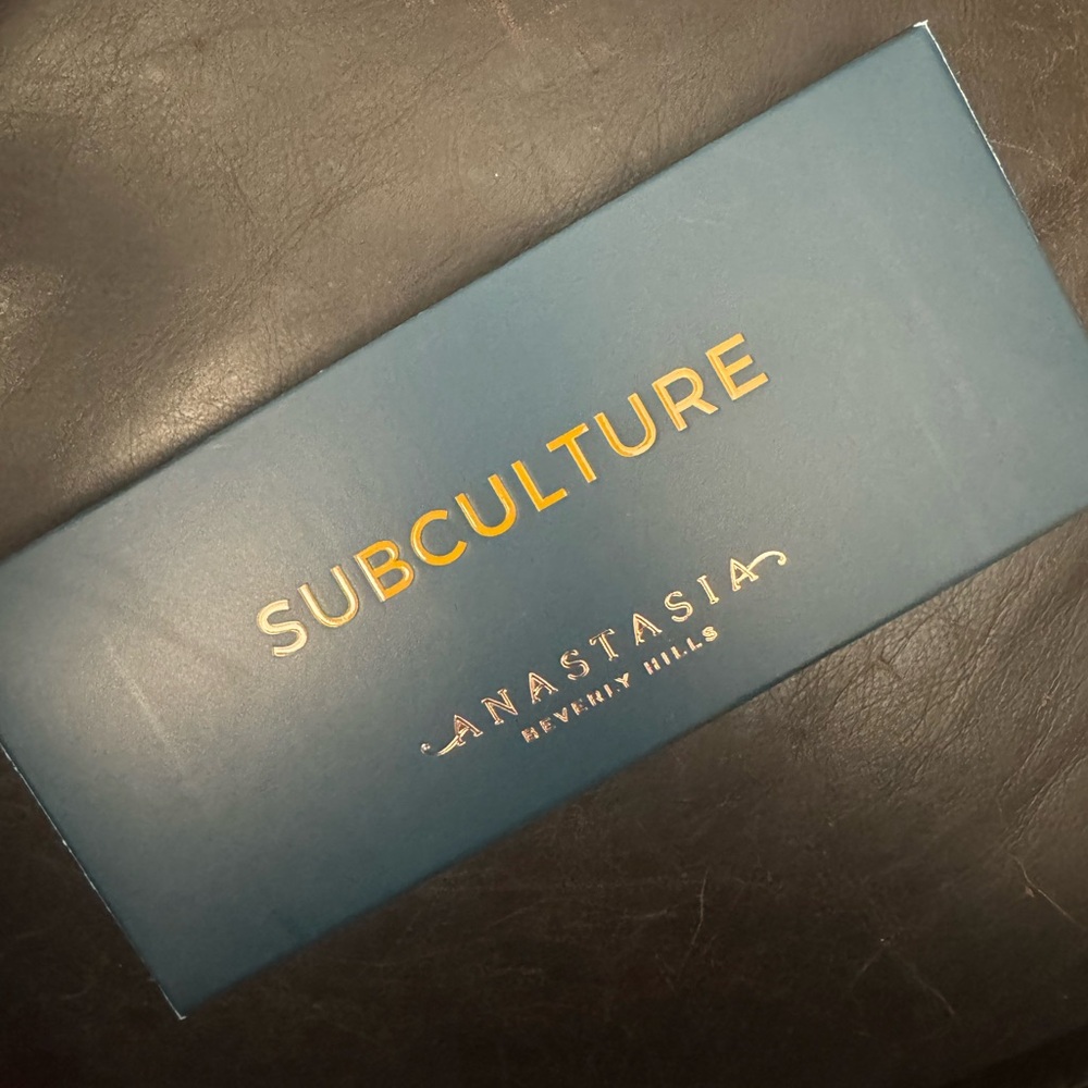 Anastasia Beverly Hills Subculture Palette in Blue and Gold